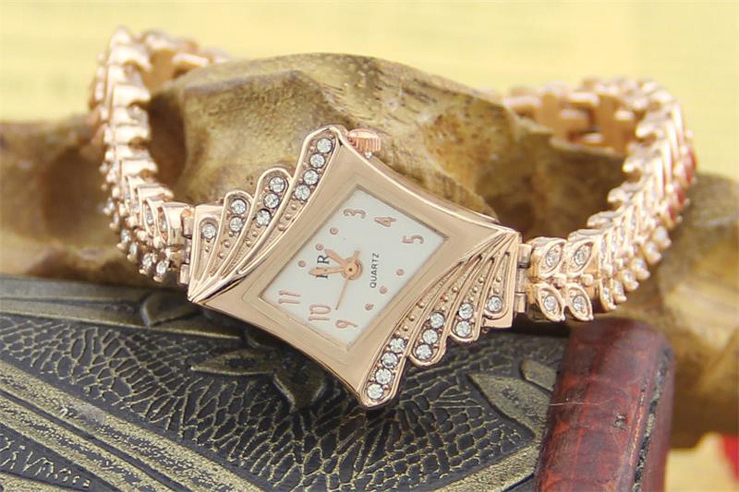 Stone Paved Wheat Shaped Metal Wristwatch for Women Rose Golden Color - THREADLIGHT