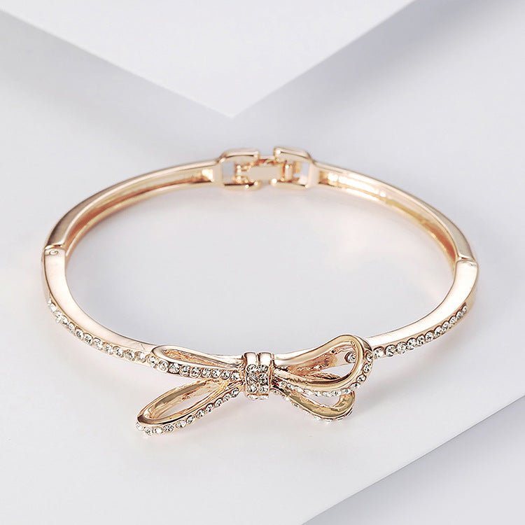 Women's Gold Alloy Bracelet - THREADLIGHT