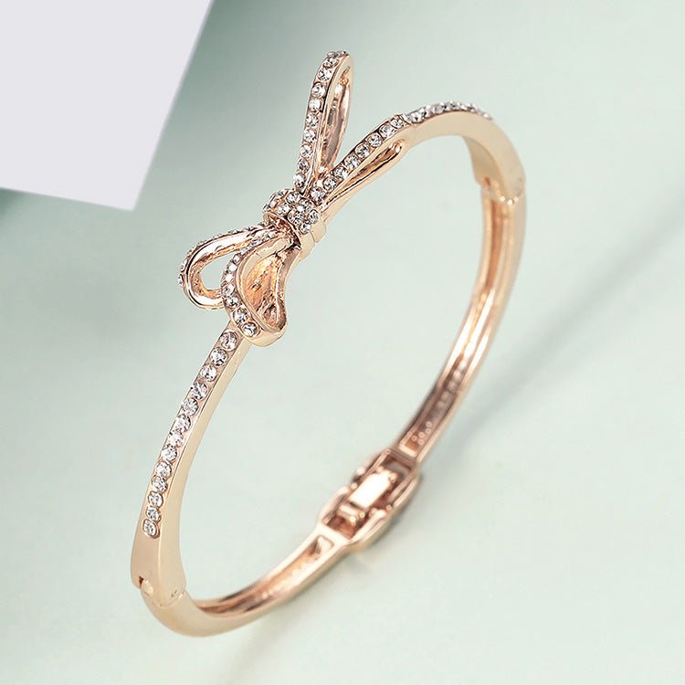 Women's Gold Alloy Bracelet - THREADLIGHT